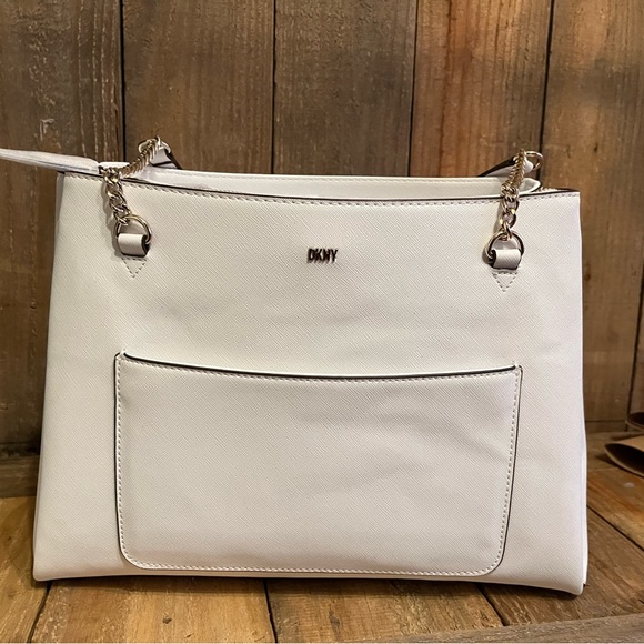 DKNY Bag and Pouch NWOT - Picture 6 of 7